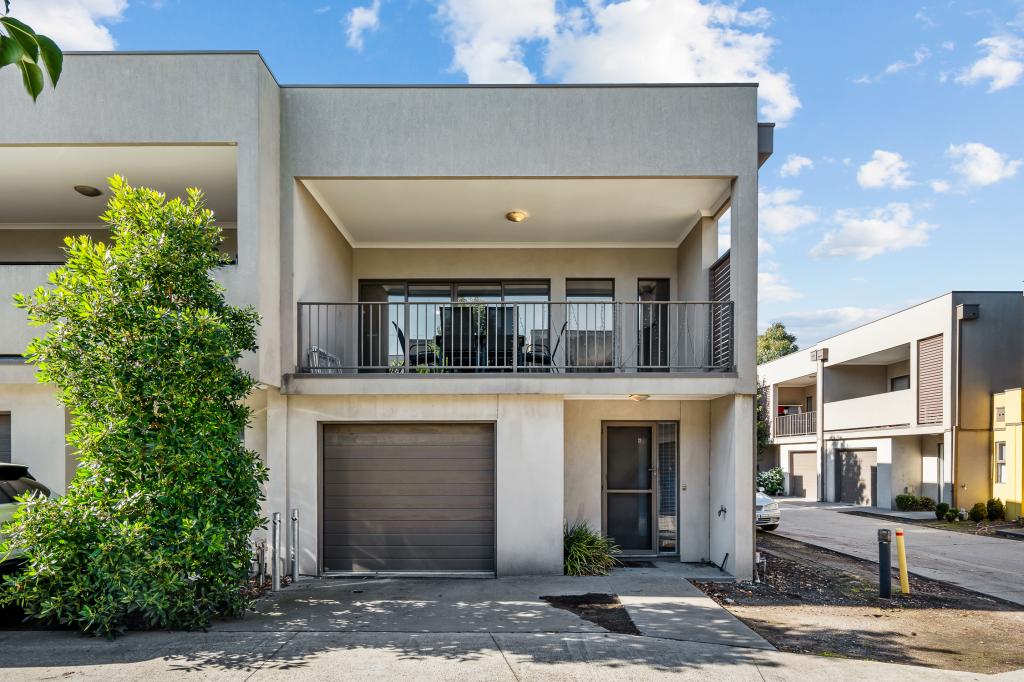 4 Zeta Cct, Cranbourne North, VIC 3977