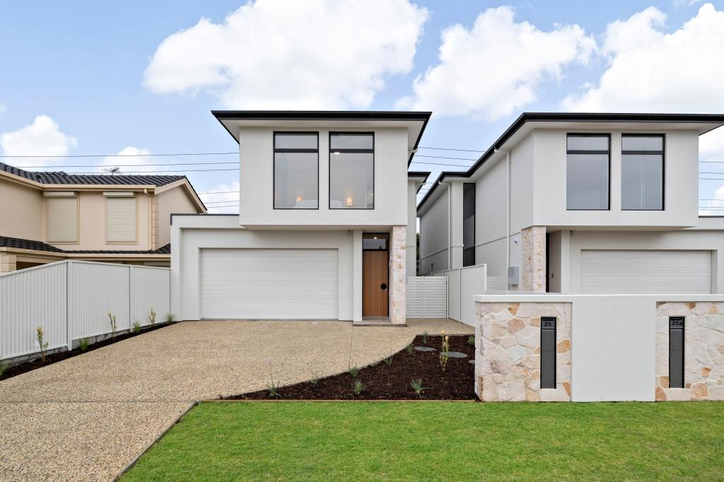 25 MANLY CCT, WEST LAKES SHORE, SA 5020