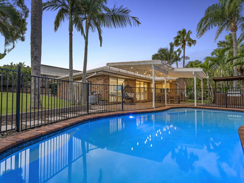 19 Marble Dr, Carrara, QLD 4211