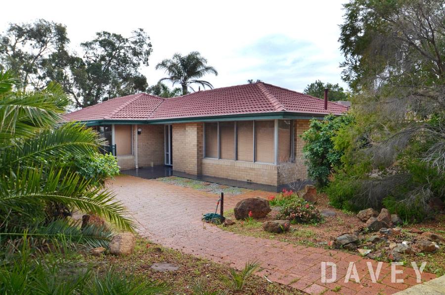 73 Waterford Dr, Hillarys, WA 6025