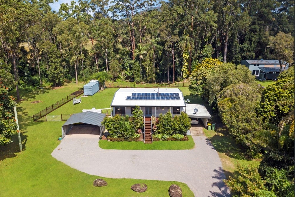 128 Lindeman Rd, Beerwah, QLD 4519