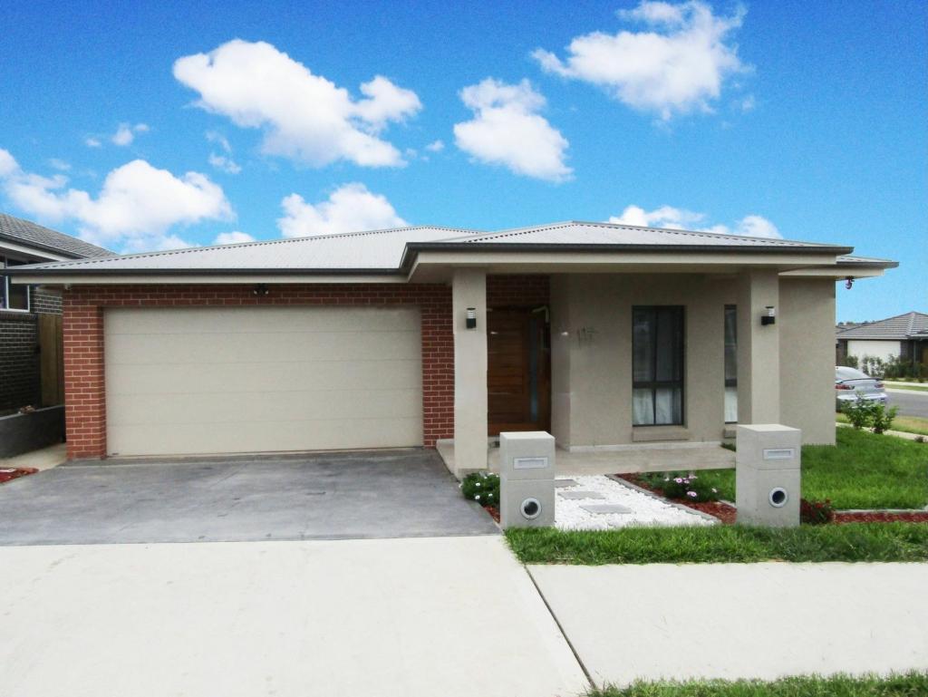 15 Ducros St, Oran Park, NSW 2570