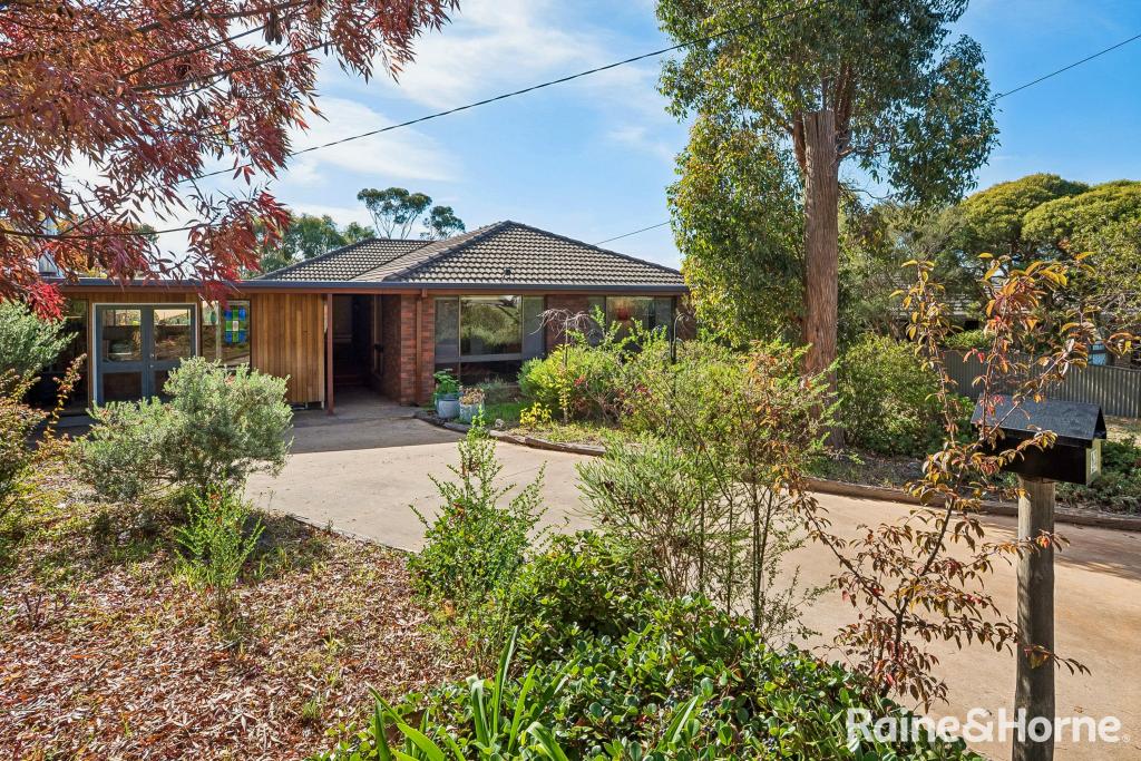 17 Coulthard St, Castlemaine, VIC 3450
