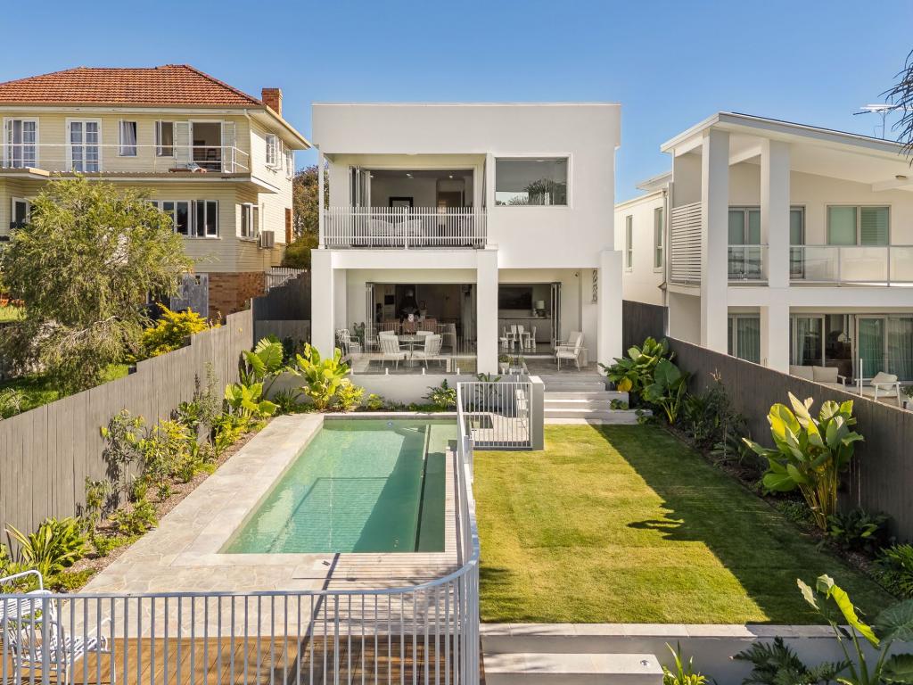 27 Taylor St, Balmoral, QLD 4171