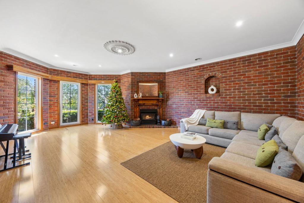 11 Dryden Ct, Berwick, VIC 3806