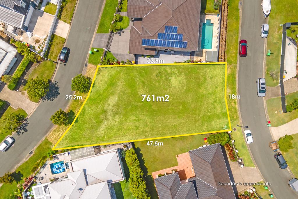 8 TRALEE CT, CARRARA, QLD 4211