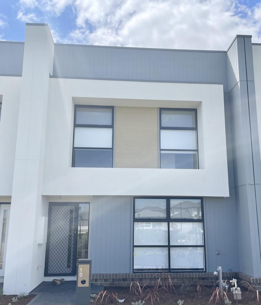 10 Flank Walk, Fraser Rise, VIC 3336