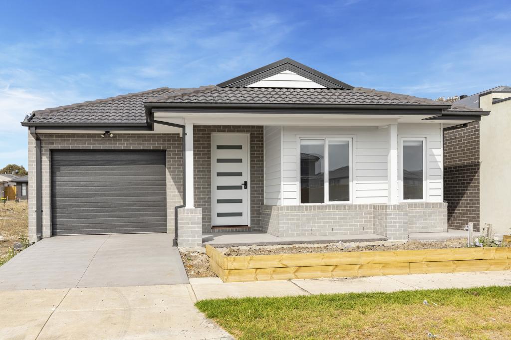 30 LIGHT ST, WOLLERT, VIC 3750