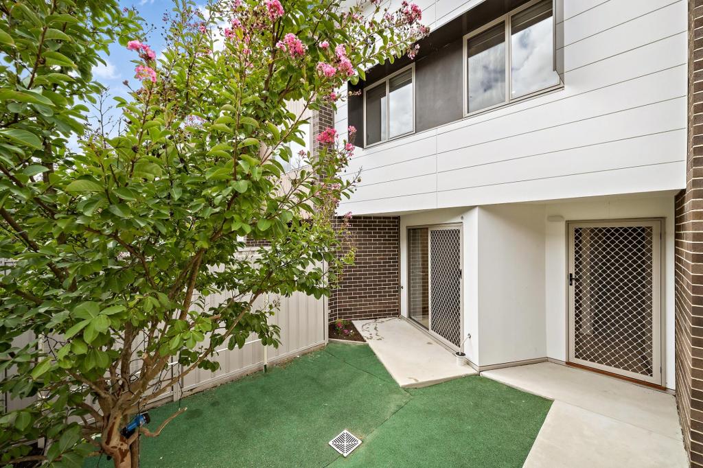 28/40 Pearlman St, Coombs, ACT 2611