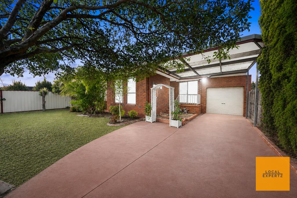 30 Clowes St, Melton South, VIC 3338