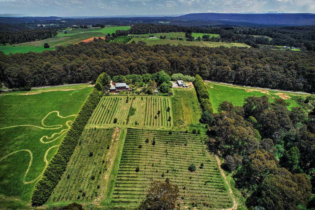 486 Extons Rd, Kinglake Central, VIC 3757