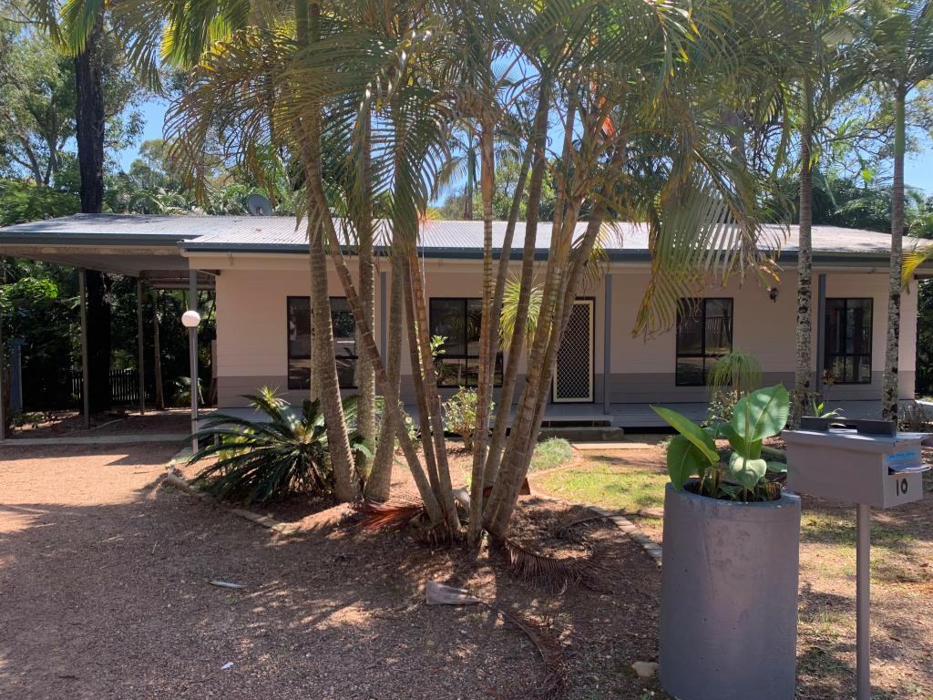 10 Peace St, Lamb Island, QLD 4184