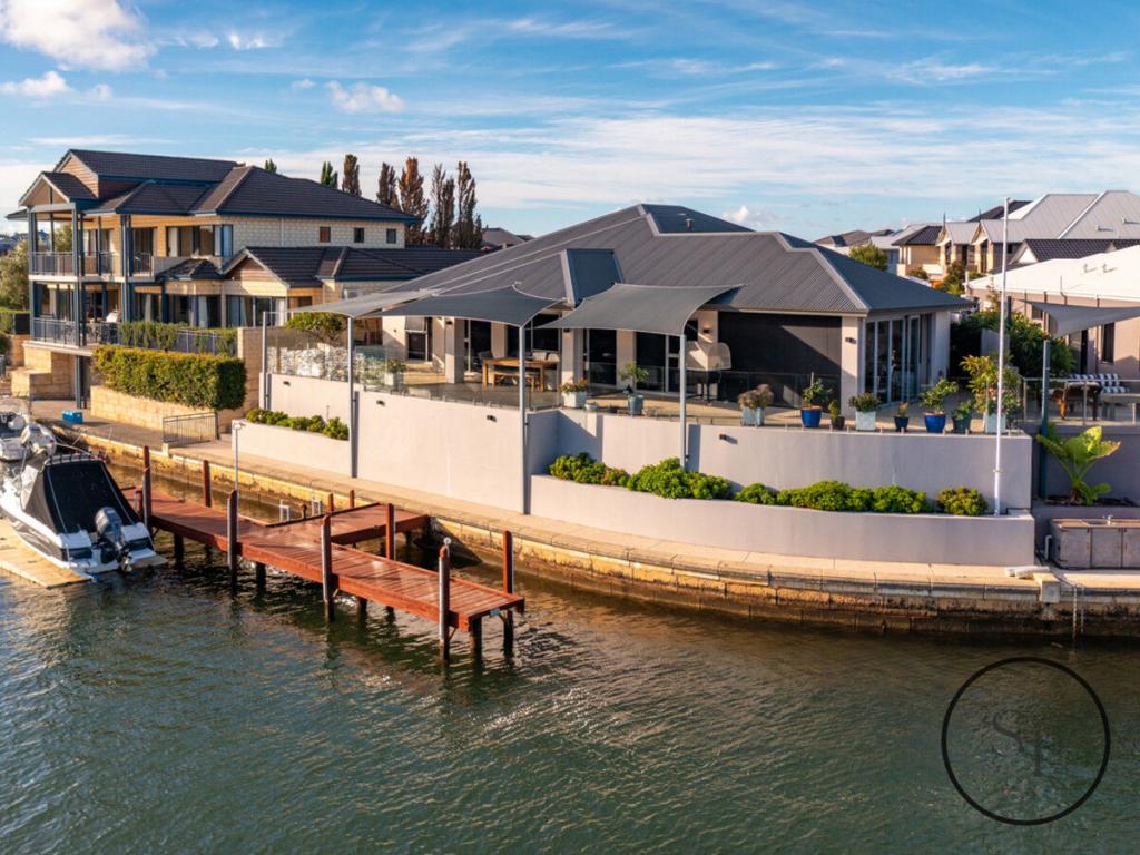 6 Brindabella Cres, Halls Head, WA 6210