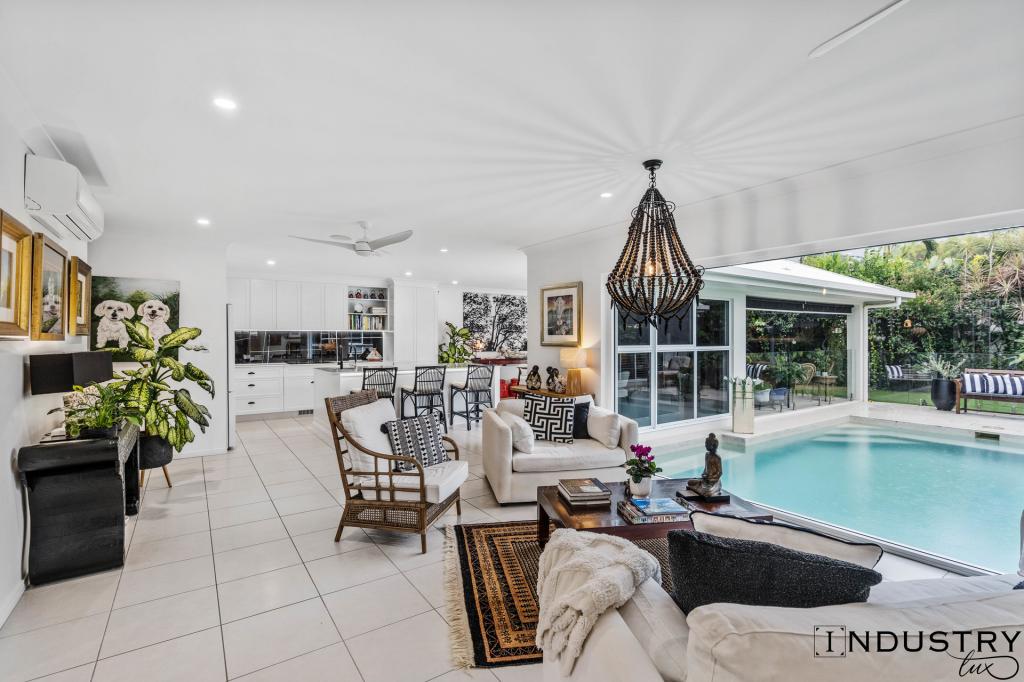 4 Billingai Cl, Palm Cove, QLD 4879