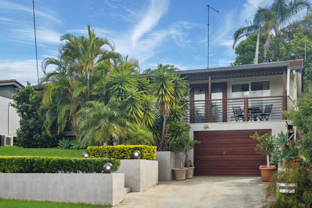 52 Valentia St, Mansfield, QLD 4122