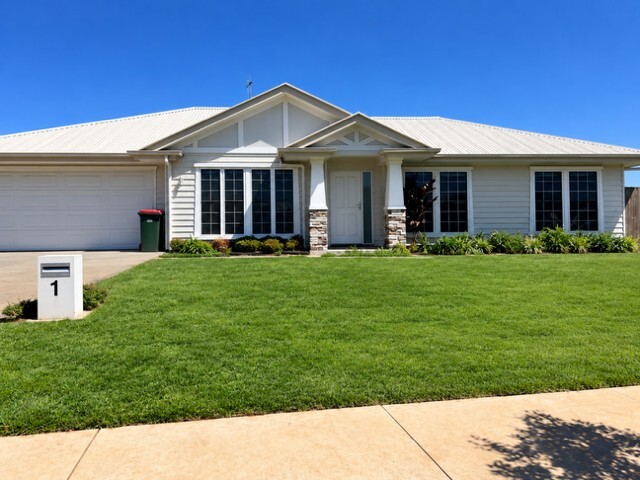 1 Golf View Dr, Coral Cove, QLD 4670