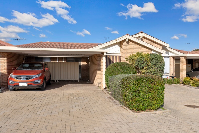 4/11 MEROPE CL, ROCKINGHAM, WA 6168