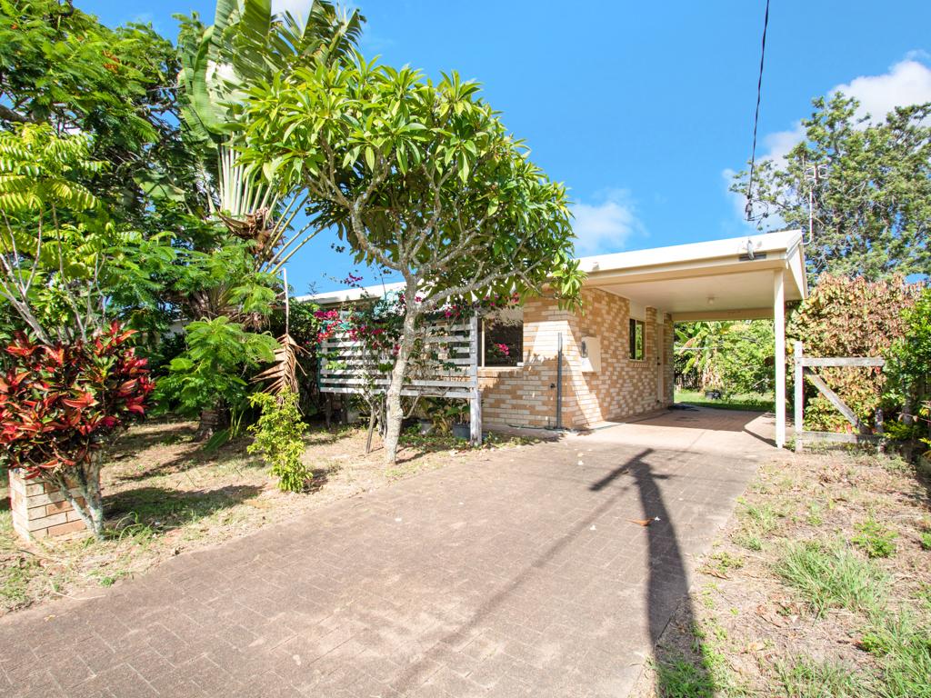 104 Limpus St, Urangan, QLD 4655