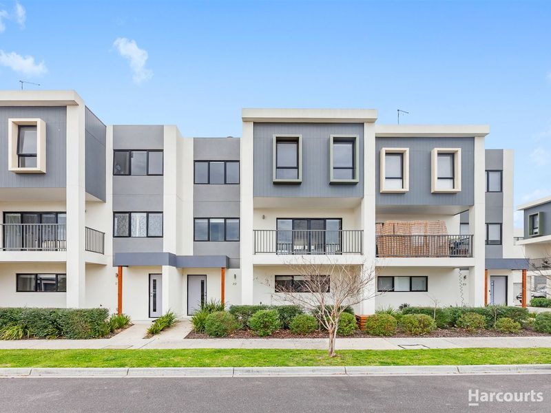 22/17 EDGEWARE CL, PAKENHAM, VIC 3810