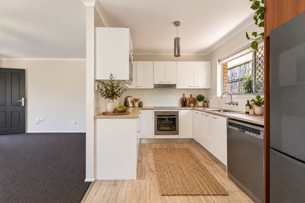 8 Lant St, Chapel Hill, QLD 4069