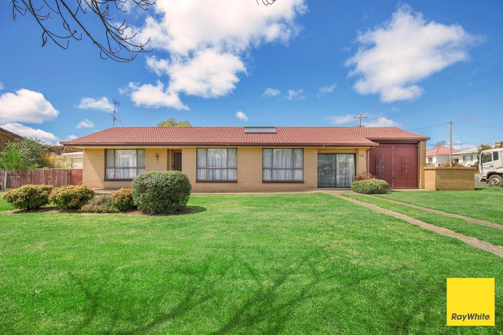 28 Youman St, Guyra, NSW 2365