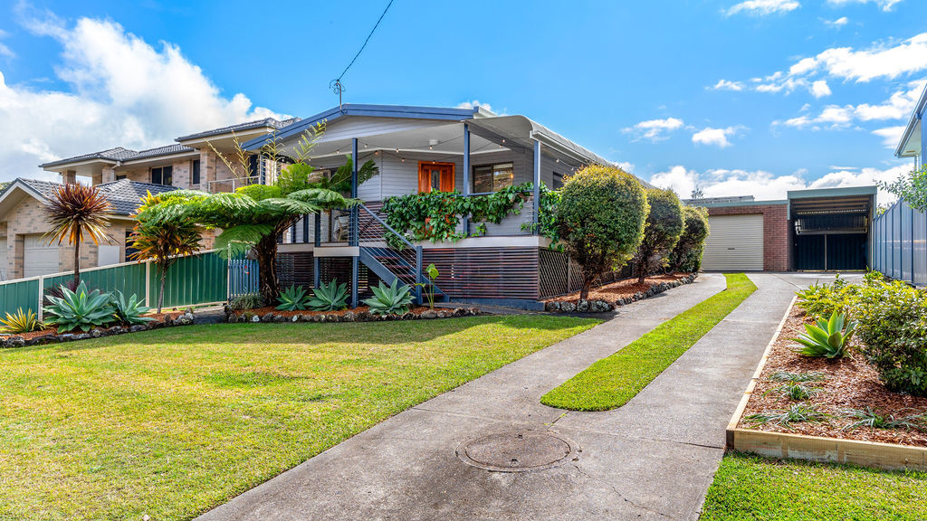 48 SALTWATER CRES, DIAMOND BEACH, NSW 2430