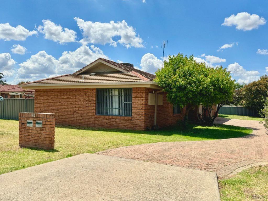 2/24 Ebelina Cres, Parkes, NSW 2870