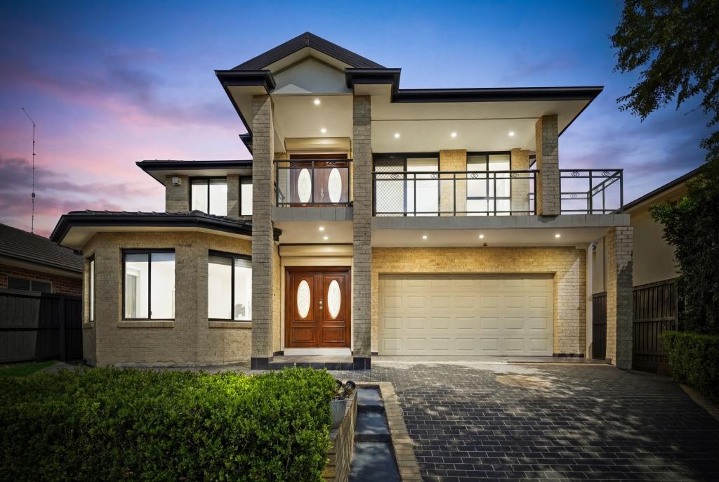 8 Compass Ave, Beaumont Hills, NSW 2155