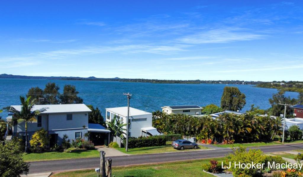 13 Coorong St, Macleay Island, QLD 4184