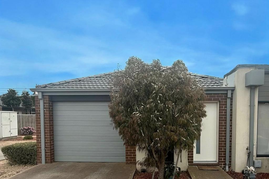 17/4 MANTELLO DR, WERRIBEE, VIC 3030