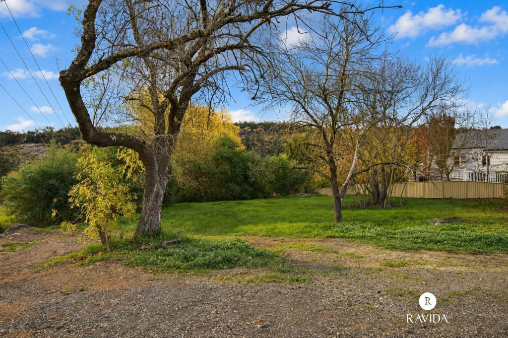 27 WOOD ST, BEECHWORTH, VIC 3747