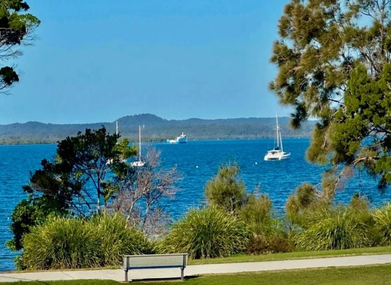 3 Cliftonville Pl, Redland Bay, QLD 4165