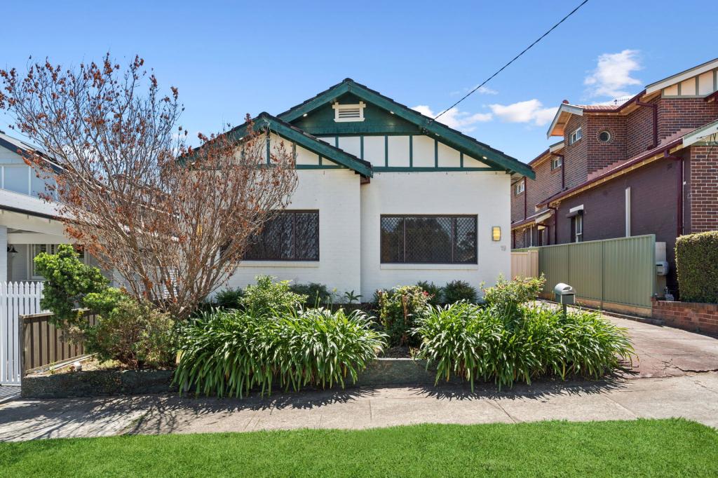 19 Beresford Ave, Croydon Park, NSW 2133