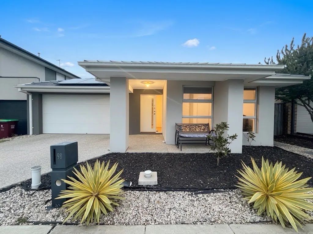 98 Aberfeldy Cres, Cranbourne South, VIC 3977