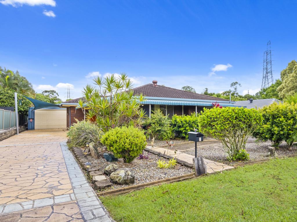 8 BRAMLEY CT, MOUNT WARREN PARK, QLD 4207