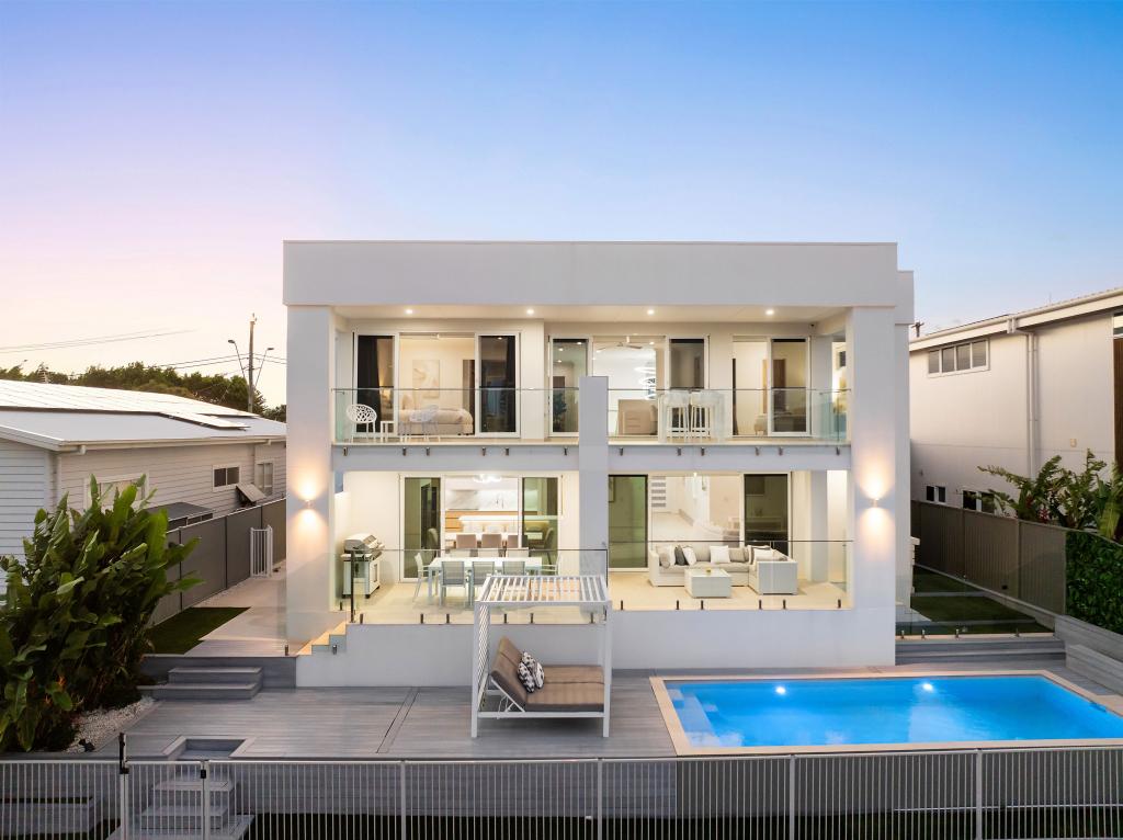 96 Rio Vista Bvd, Broadbeach Waters, QLD 4218