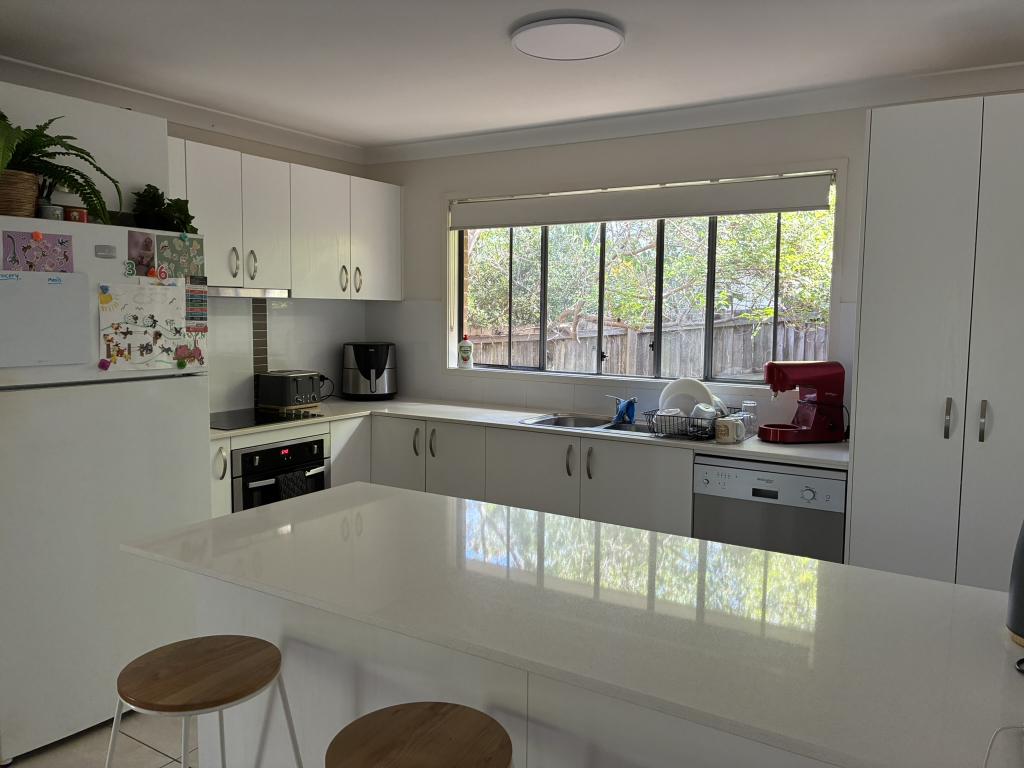 52 Glenmore St, Kallangur, QLD 4503