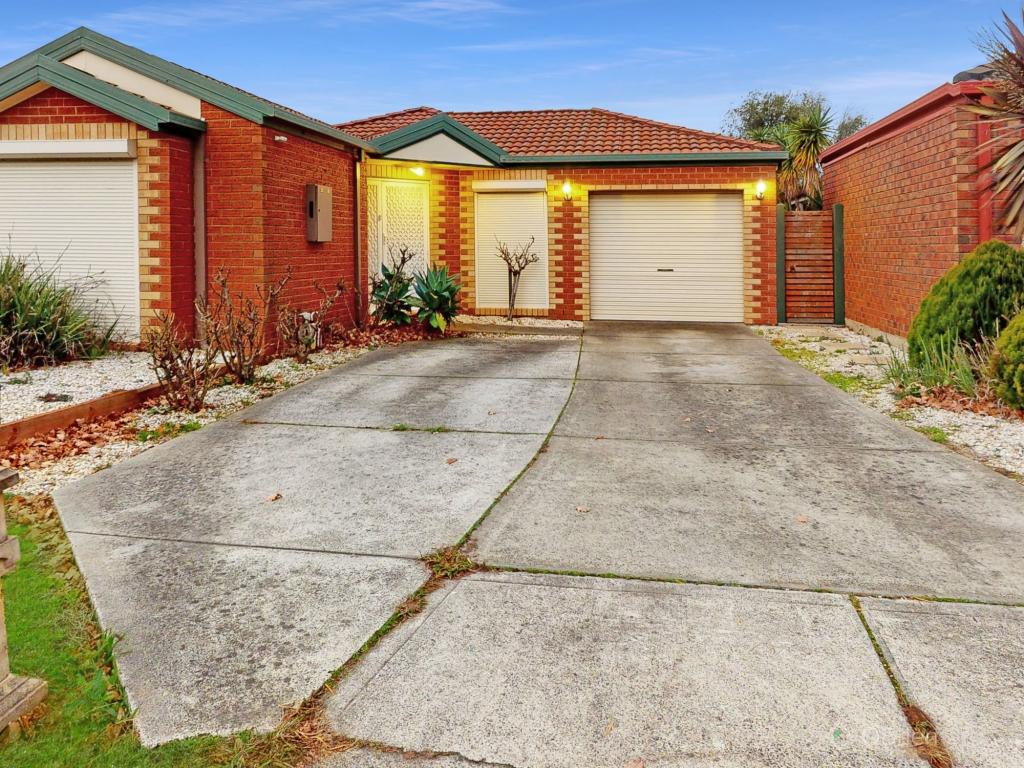 10 Houndsforth St, Cranbourne East, VIC 3977