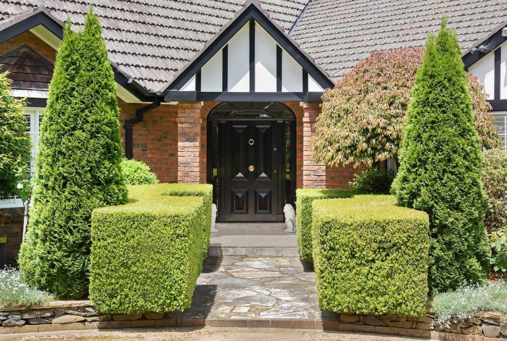 13 Werrington St, Burradoo, NSW 2576