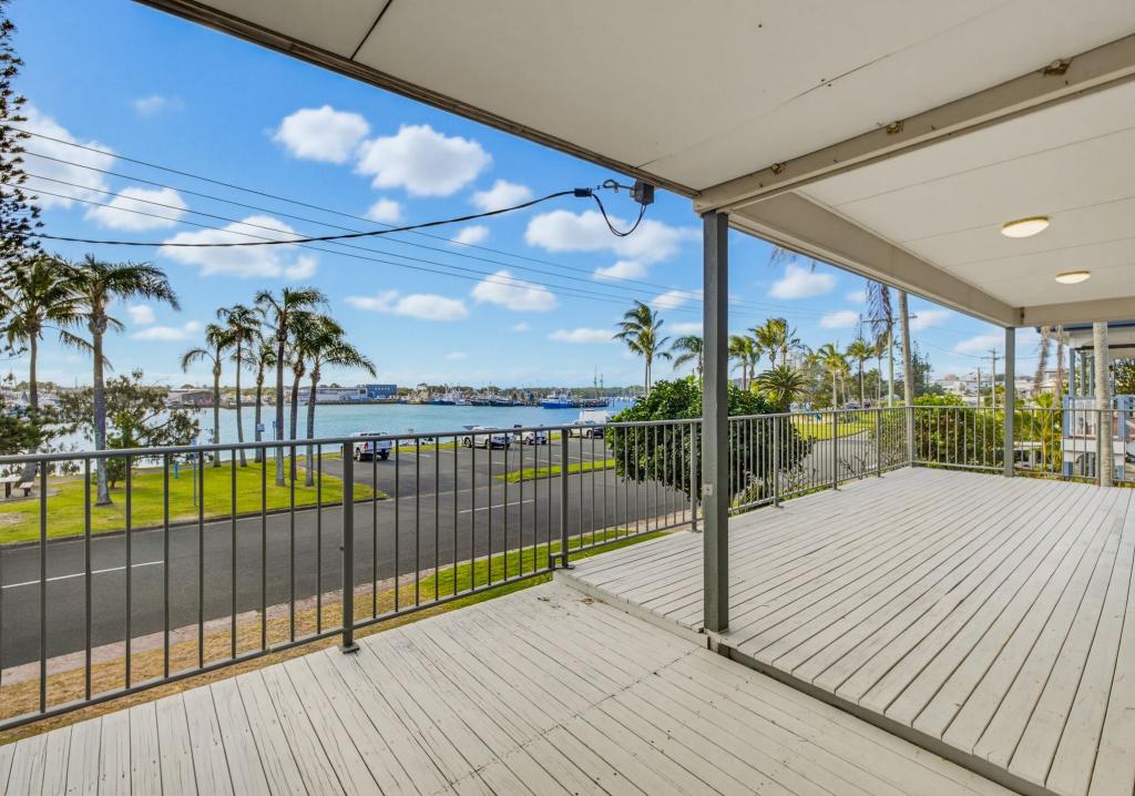 19 Harbour Pde, Buddina, QLD 4575