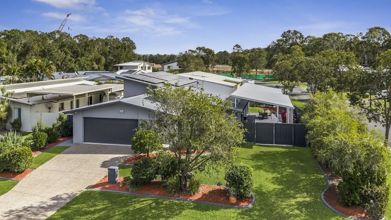 2 Yaraan Cres, Beachmere, QLD 4510