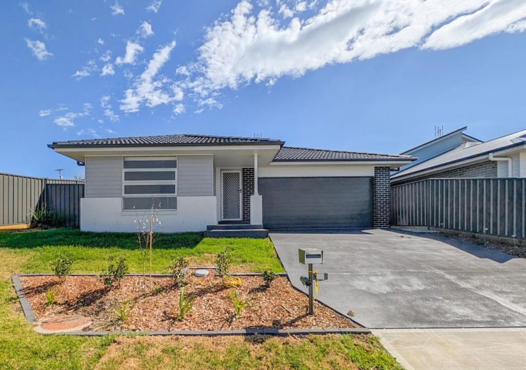 10 Mcgowan St, Woongarrah, NSW 2259