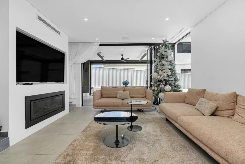 16b Queensbury Rd, Padstow Heights, NSW 2211