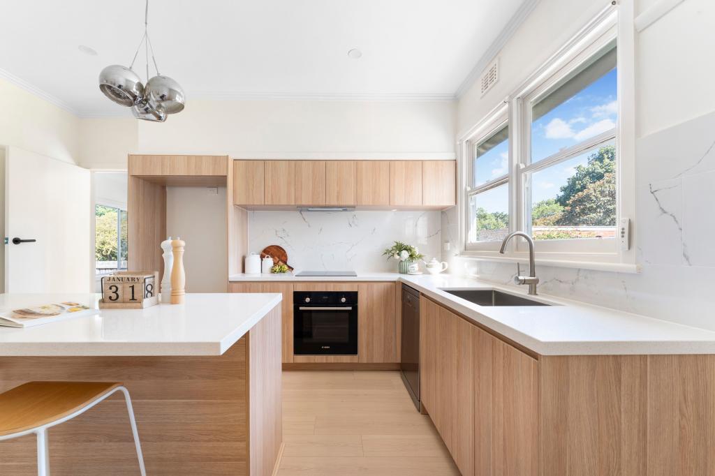 11 Stuart Ave, Cheltenham, VIC 3192
