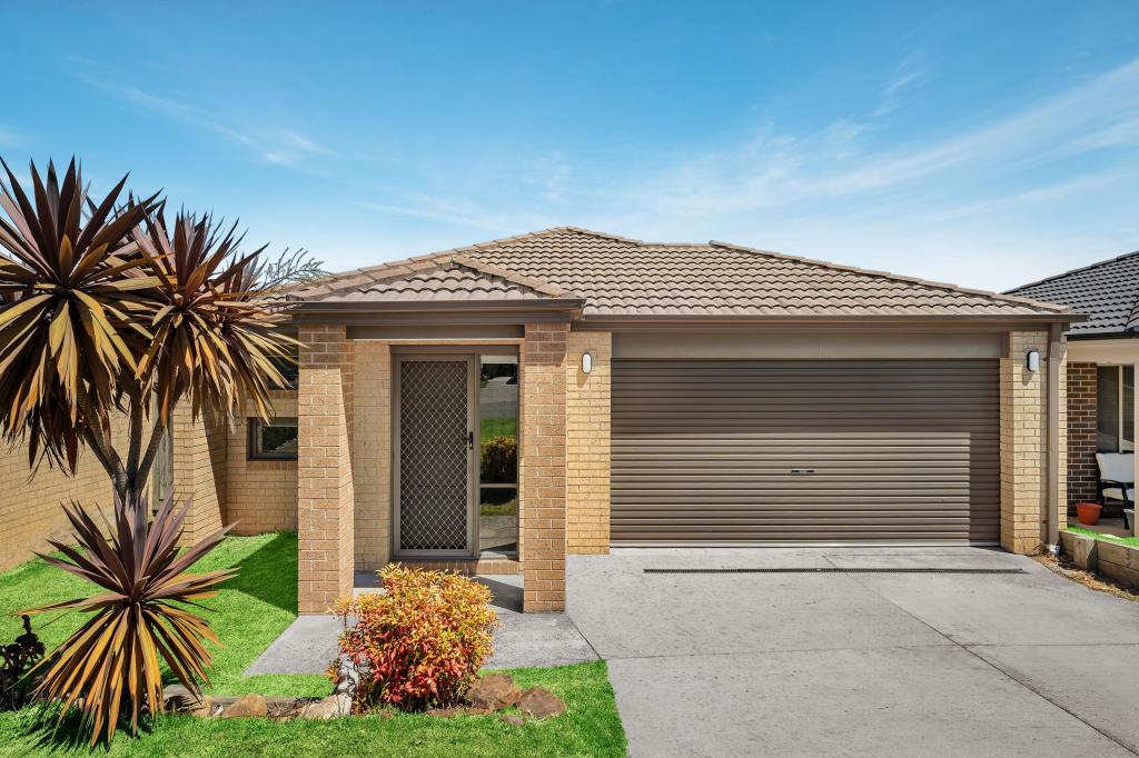 10 JENNIFER CT, PAKENHAM, VIC 3810