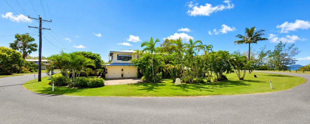 66 Taylor St, Tully Heads, QLD 4854