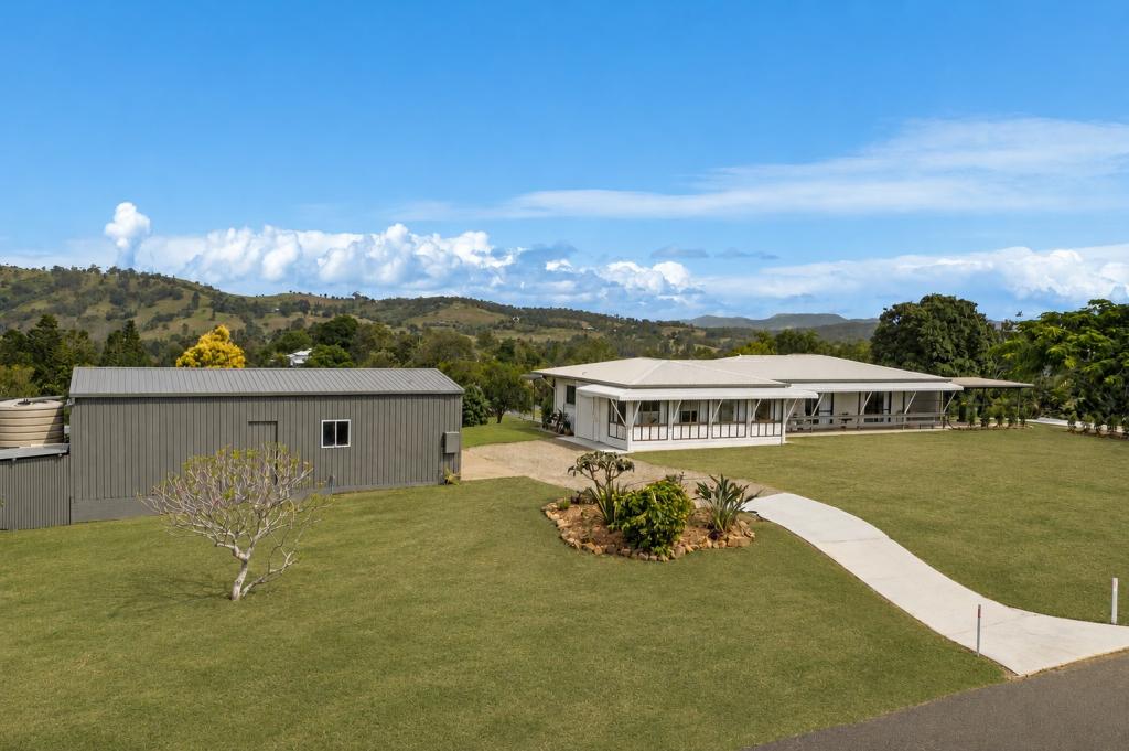 4 Figtree Rd, Chatsworth, QLD 4570