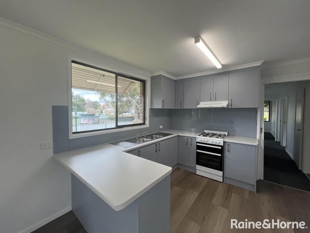 1 Woodbine Cl, Orange, NSW 2800