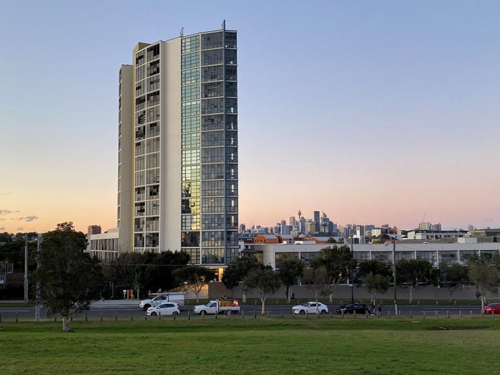 183/221 SYDNEY PARK RD, ERSKINEVILLE, NSW 2043