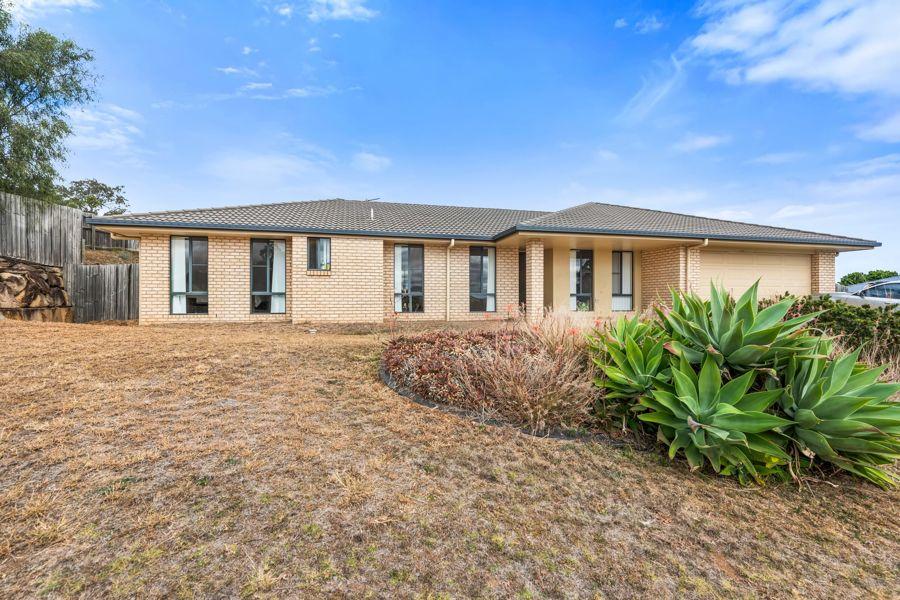 1 Mountain View Dr, Oakey, QLD 4401